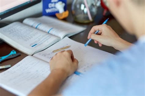 cours et devoirs.